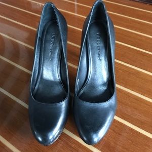 BCBG Black pumps